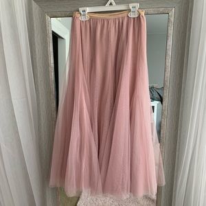 loose and flowy blush pink skirt